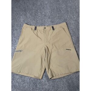Patagonia Shorts Mens 2XL Beige Stretch Hiking Quick Dry Zip Pockets Gorpcore
